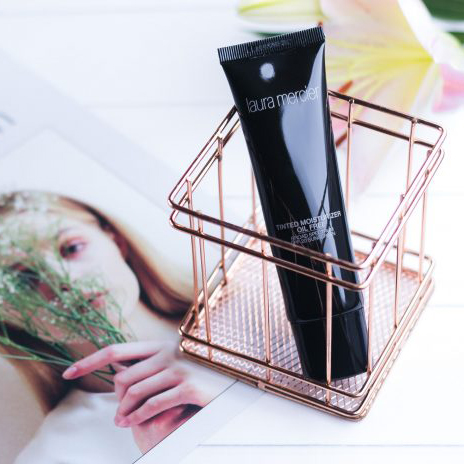 Laura Mercier, Laura Mercier Tinted Moisturizer Oil Free SPF 20, Laura Mercier Tinted Moisturizer Oil Free SPF 20 UVB/UVA 50 ml., Laura Mercier Tinted Moisturizer Oil Free SPF 20 UVB/UVA 50 ml. รีวิว, Laura Mercier Tinted Moisturizer Oil Free SPF 20 UVB/UVA 50 ml. ราคา, Laura Mercier Tinted Moisturizer Oil Free SPF 20 UVB/UVA 50 ml. #3C1 Fawn รองพื้นเนื้อละเอียด บางเบา สูตร Oil Free ช่วยควบคุมความมัน เพื่อผิวสวยสดใสเปล่งประกายแลดูสุขภาพดี, Laura Mercier Tinted Moisturizer Oil Free SPF 20 UVB/UVA 50 ml. #3C1 Fawn