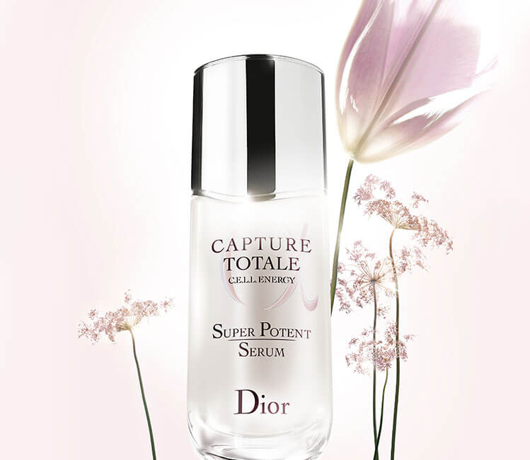 or Capture Totale Cell Energy Super Potent Serum Total Age-Defying Intense Serum 7 ml  เซรั่มเข้มข้นที่ดีที่สุดของ Dior เพื่อฟื้นฟูริ้วรอย ลดเลือนริ้วรอยเพื่อผิวเปล่งประกาย โกลวสุขภาพดี สร้างสรรค์ขึ้นจากธรรมชาติ 91% อนเยาว์ ให้ผิวดูเปล่งปลั่งกระจ่างใส อ่อนเยาว์ และสุขภาพดียิ่งขึ้นในทุกช่วงวัย